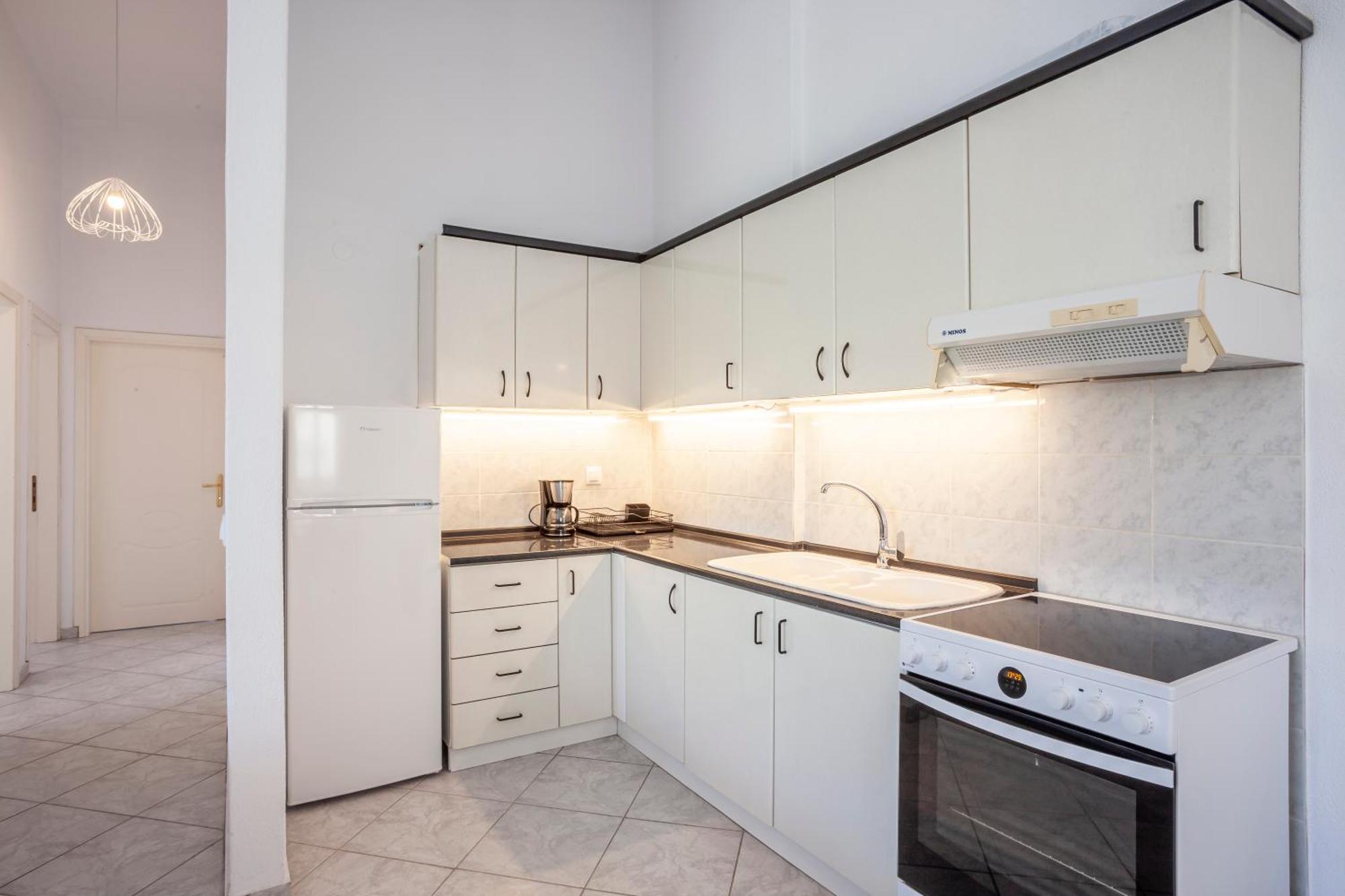 Aris Luxury Apartments Пефкохорі Екстер'єр фото