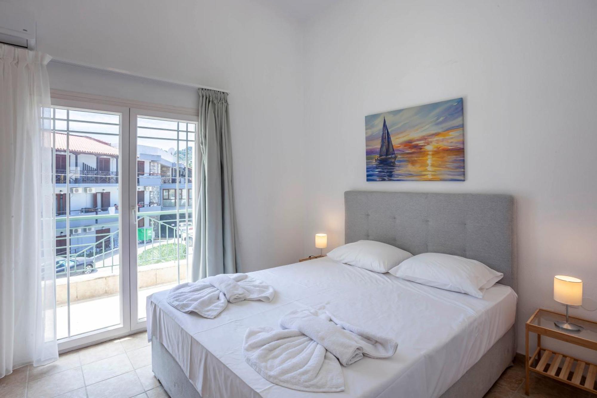 Aris Luxury Apartments Пефкохорі Екстер'єр фото