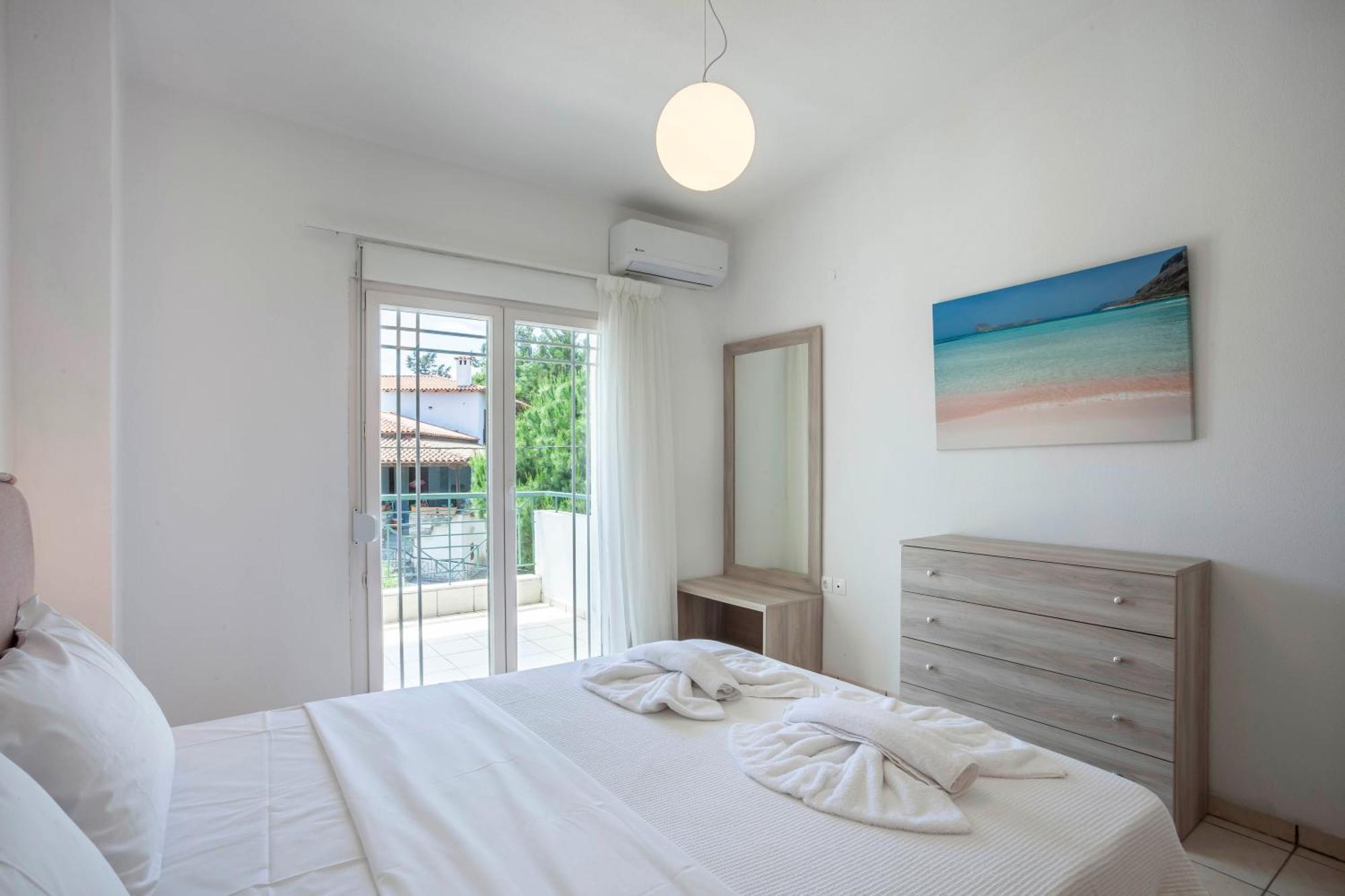 Aris Luxury Apartments Пефкохорі Екстер'єр фото