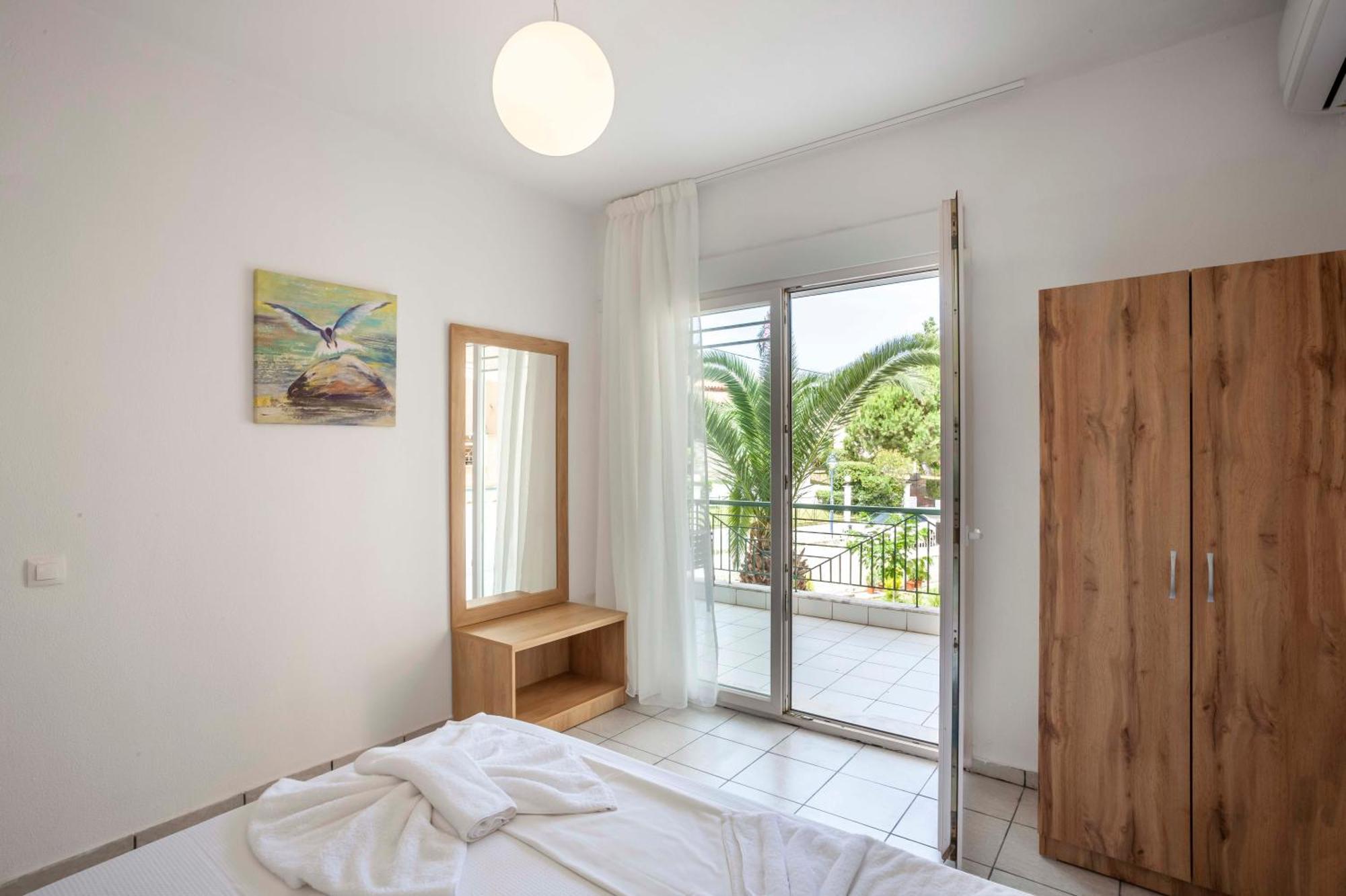 Aris Luxury Apartments Пефкохорі Екстер'єр фото